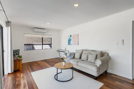 Photo of property in 2/135 Spinella Drive, Bayview, Auckland, 0629