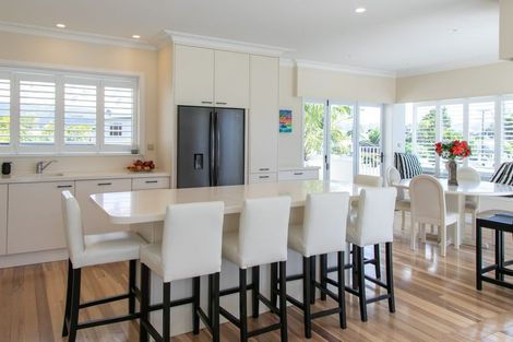 Photo of property in 25 Robinson Road, Whitianga, 3510