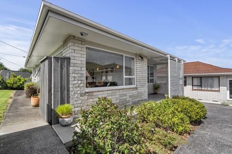 Photo of property in 1/141 Chivalry Road, Glenfield, Auckland, 0629