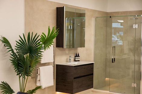 Photo of property in 82 Mokoia Road, Birkenhead, Auckland, 0626