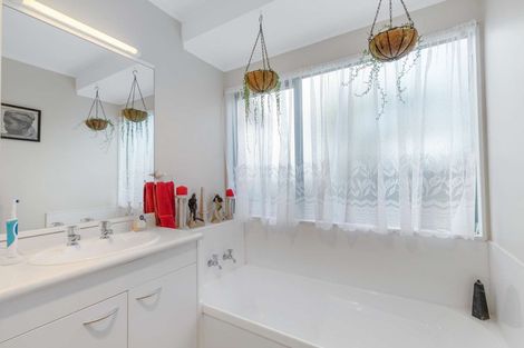 Photo of property in 97h Settlement Road, Papakura, 2110