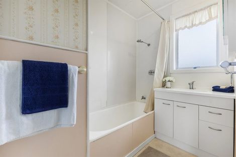 Photo of property in 174 Cascades Road, Pakuranga Heights, Auckland, 2010