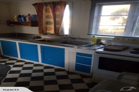 Photo of property in 9 Avenue Road, Foxton, 4814