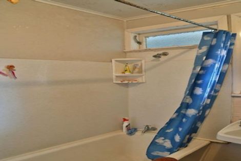 Photo of property in 7a Butler Place, Fairfield, Hamilton, 3214