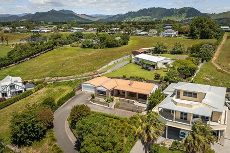 Photo of property in 2 Denby Close, Athenree, Katikati, 3177