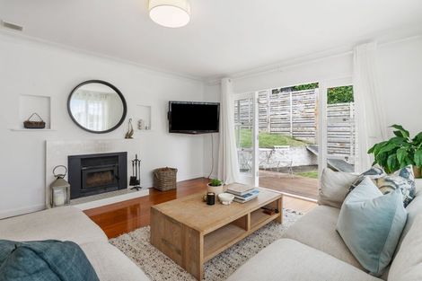 Photo of property in 101 Island Bay Road, Beach Haven, Auckland, 0626