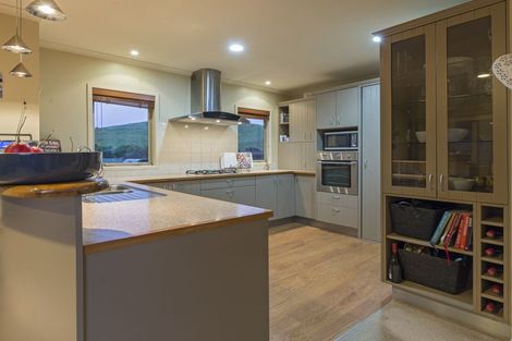 Photo of property in 8 Roger Guy Place, Welcome Bay, Tauranga, 3175