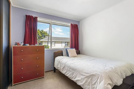 Photo of property in 2/14 Target Road, Totara Vale, Auckland, 0629
