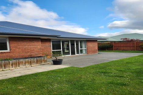 Photo of property in 11 Oakdene Place, Halswell, Christchurch, 8025