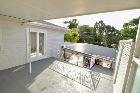 Photo of property in 79 Sabulite Road, Kelston, Auckland, 0602