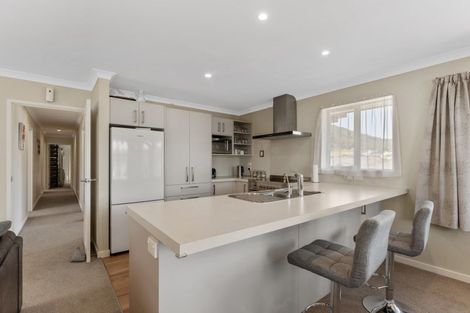 Photo of property in 2 Pukeko Place, Picton, 7220