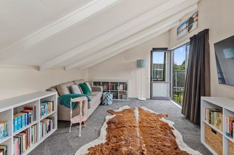 Photo of property in 6 Mark Place, Lynmore, Rotorua, 3010