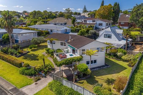 Photo of property in 53 Stanley Avenue, Milford, Auckland, 0620