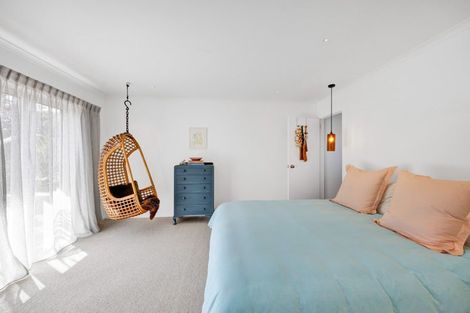 Photo of property in 8 Hussey Street, Oakura, 4314