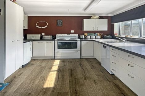 Photo of property in 13 Koputara Road, Himatangi Beach, Foxton, 4891