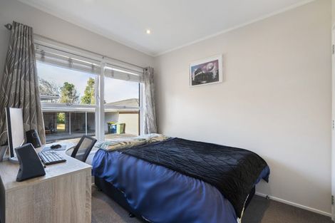 Photo of property in 28a Sunnynook Road, Sunnynook, Auckland, 0620