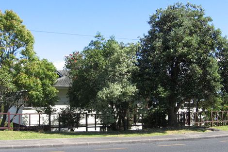 Photo of property in 56 Carlisle Road, Browns Bay, Auckland, 0630
