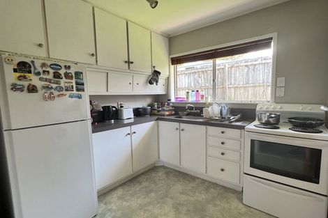 Photo of property in 2/9 Windy Ridge Road, Glenfield, Auckland, 0629