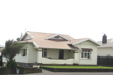 Photo of property in 230 Devon Street West, New Plymouth, 4310