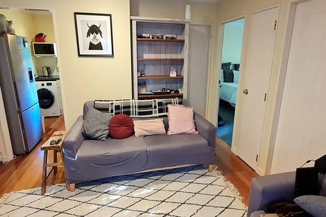 Photo of property in 25 Glenfern Road, Mellons Bay, Auckland, 2014