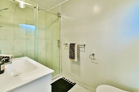 Photo of property in 1/15 Secretariat Place, Randwick Park, Auckland, 2105