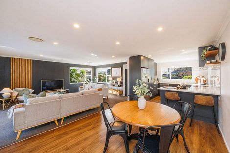 Photo of property in 4 Gladys Place, Kelvin Grove, Palmerston North, 4414