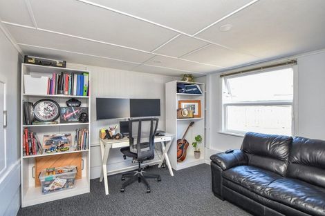 Photo of property in 10 Fairbrother Street, Carterton, 5713