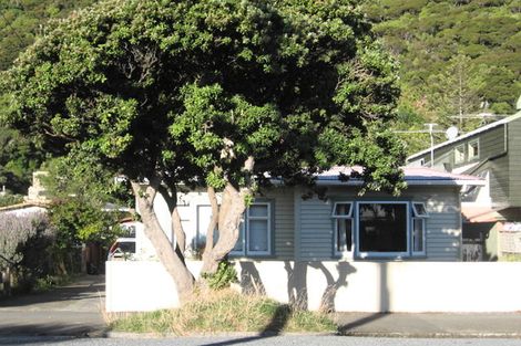 Photo of property in 55 Oroua Street, Eastbourne, Lower Hutt, 5013