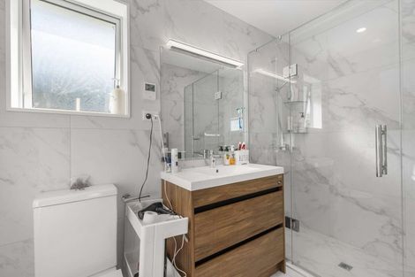 Photo of property in 16b Gilfillan Street, Blockhouse Bay, Auckland, 0600