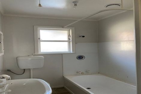 Photo of property in 1/10 Ocean View Road, Northcote, Auckland, 0627