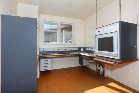 Photo of property in 42 Robinson Crescent, Westbrook, Palmerston North, 4412