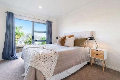 Photo of property in 1/10 Bryers Place, Bayview, Auckland, 0629