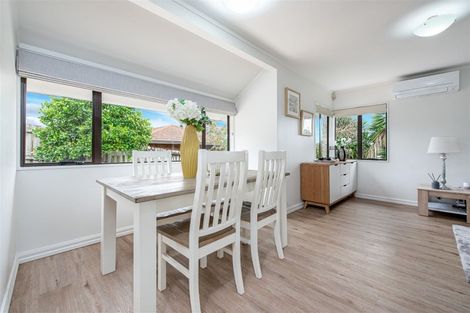 Photo of property in 64 Birdwood Road, Swanson, Auckland, 0612