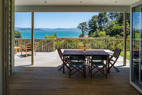 Photo of property in 33 Kotari Road, Days Bay, Lower Hutt, 5013