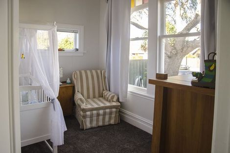 Photo of property in 17 Nikau Grove, Woburn, Lower Hutt, 5010