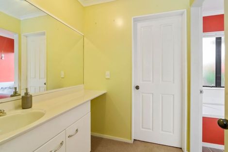 Photo of property in 33 Hoyte Place, Pukehangi, Rotorua, 3015