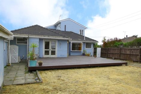 Photo of property in 338 Marine Parade, New Brighton, Christchurch, 8061