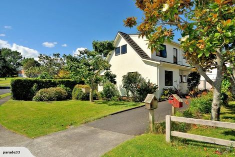 Photo of property in 1/33a Pickwick Parade, Mellons Bay, Auckland, 2014