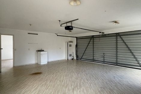 Photo of property in 4 Heversham Place, Glendene, Auckland, 0602