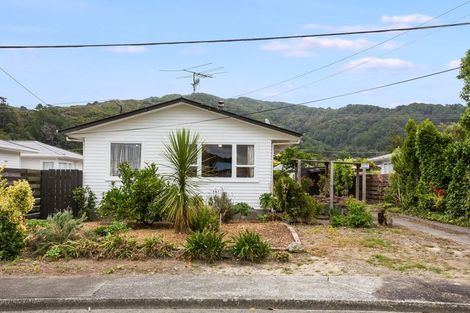 Photo of property in 31 Karamu Crescent, Wainuiomata, Lower Hutt, 5014