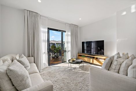 Photo of property in 4 Tahuhu Road, Mount Wellington, Auckland, 1062