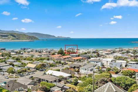 Photo of property in 5/102 Lyall Parade, Lyall Bay, Wellington, 6022