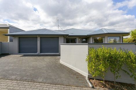 Photo of property in 2/94 Harvey Street, Waipahihi, Taupo, 3330