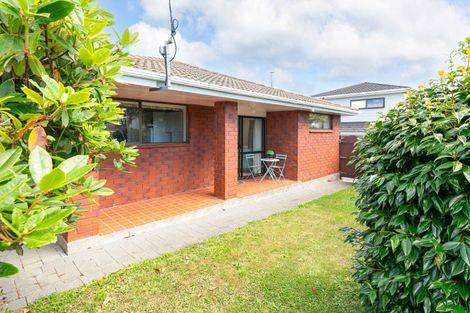 Photo of property in 8a Beauchamp Street, Karori, Wellington, 6012
