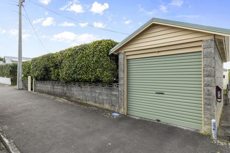 Photo of property in 23 Paynters Avenue, Strandon, New Plymouth, 4312