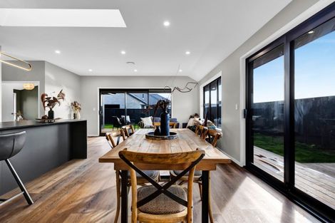 Photo of property in 6 Oliver O'leary Way, Westown, New Plymouth, 4310