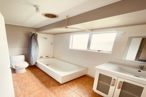 Photo of property in 16b Cedar Heights Avenue, Massey, Auckland, 0614