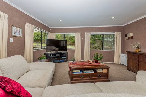 Photo of property in 15 Hogarth Rise, West Harbour, Auckland, 0618