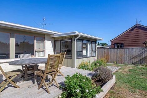 Photo of property in 48b Andrew Street, Waikanae, 5036