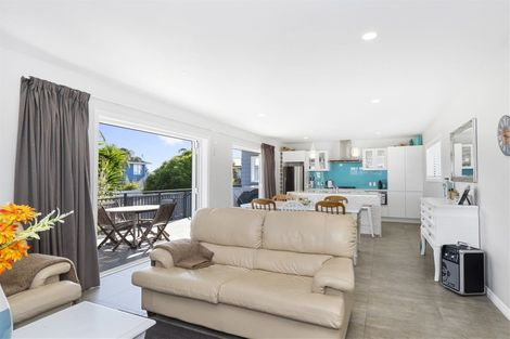 Photo of property in 28a Dickson Road, Papamoa Beach, Papamoa, 3118